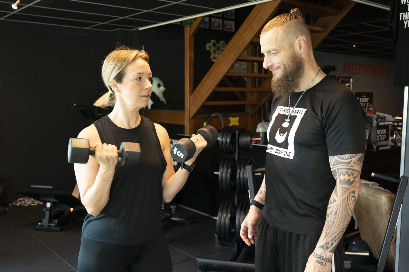 Krachttraining onder begeleiding bij Fitfabriek De Baard