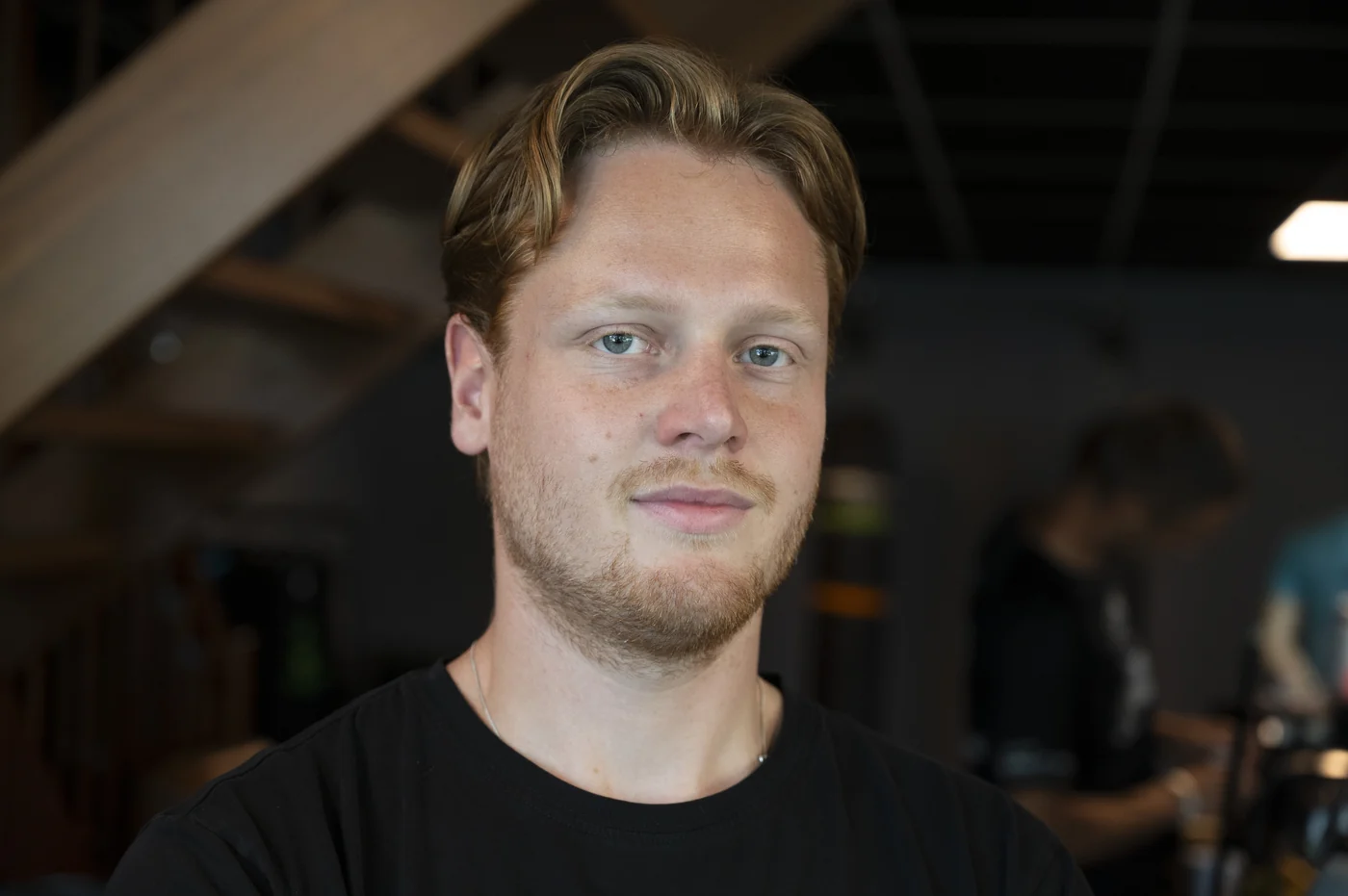 Randy Poulissen begeleidt een training bij Fitfabriek De Baard
